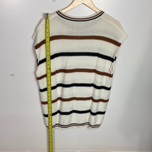Sleeveless Striped Sweater - Picture 5 of 6